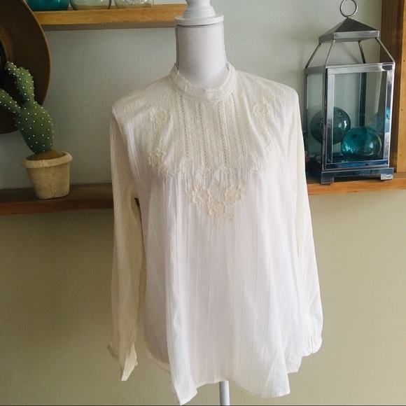 Abercrombie & Fitch Tops - Abercrombie &Fitch Blouse, Size XL, New with Tag